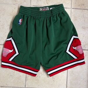Mitchell & Ness Bulls Green and Red Athletic Shorts